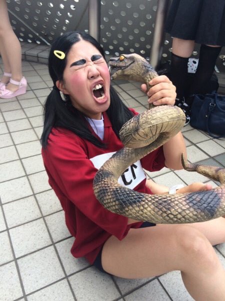 CpoEQ2MVMAAIDlU